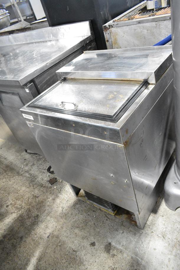 Glastender ST24-S Stainless Steel Commercial Bottle Cooler w/ Sliding Lid. 115 Volts, 1 Phase. Tested and Powers On But Does Not Get Cold - Image 2 of 6