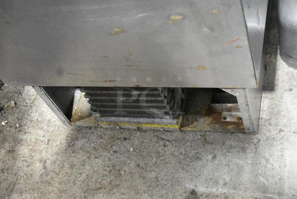 Glastender ST24-S Stainless Steel Commercial Bottle Cooler w/ Sliding Lid. 115 Volts, 1 Phase. Tested and Powers On But Does Not Get Cold - Image 3 of 6