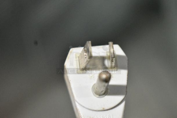 True GDM-10-58-HC-LD Metal Commercial Single Door Reach In Cooler Merchandiser. 115 Volts, 1 Phase. Tested and Powers On But Does Not Get Cold - Image 4 of 5