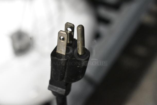 KitchenAid KM25G Metal Countertop Planetary Dough Mixer w/ Whisk Attachment. 120 Volts, 1 Phase. Tested and Does Not Power On - Image 7 of 8