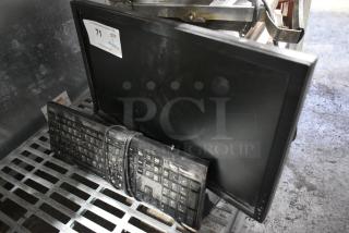 Dell E1910Hc Computer Monitor w/ Keyboard