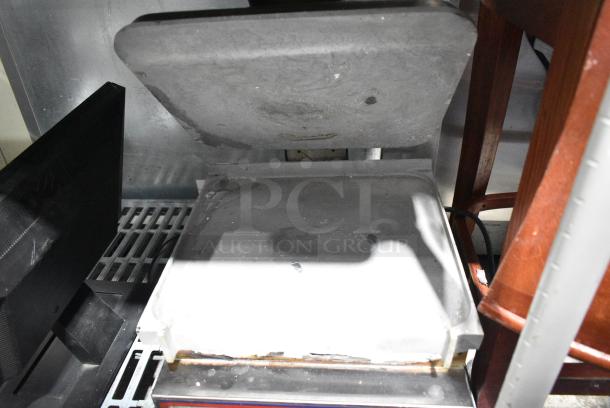 Ampto SASL Metal Commercial Countertop Panini Press. 120 Volts, 1 Phase. Tested and Does Not Power On - Image 4 of 7