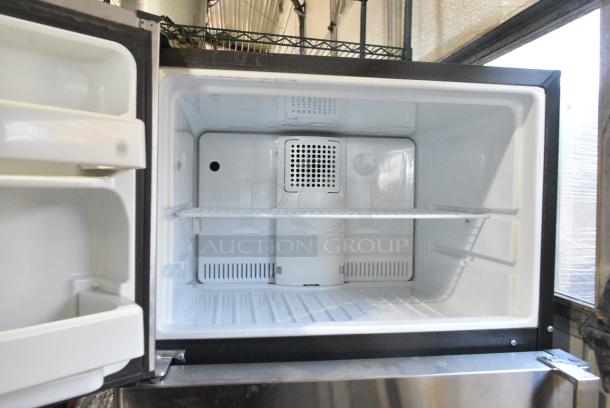 General Electric GE Metal Cooler w/ Freezer. 115 Volts, 1 Phase. Tested and Working! - Image 3 of 7