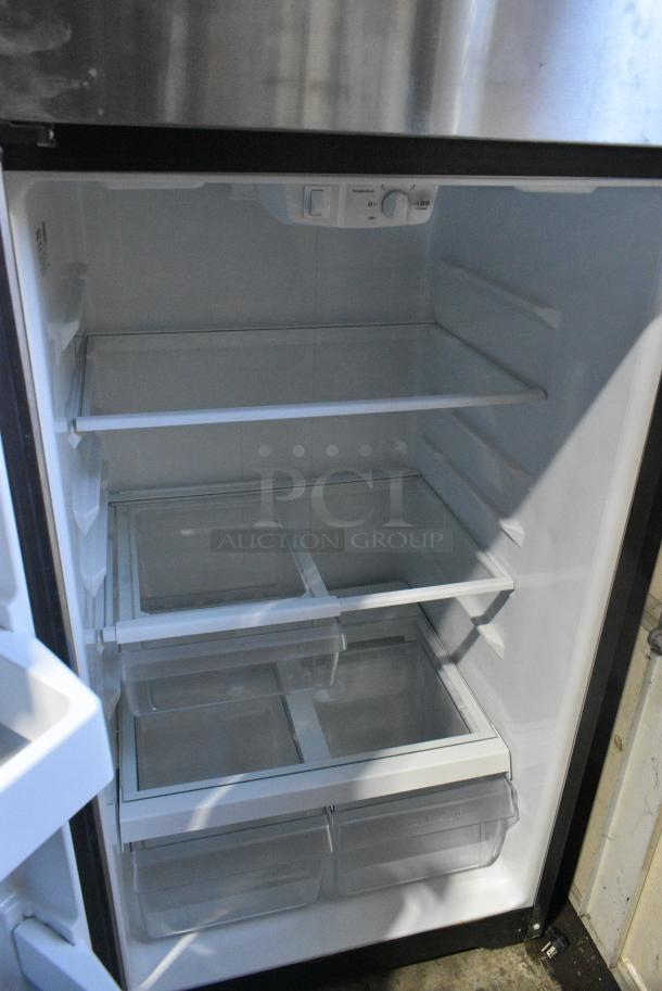 General Electric GE Metal Cooler w/ Freezer. 115 Volts, 1 Phase. Tested and Working! - Image 5 of 7