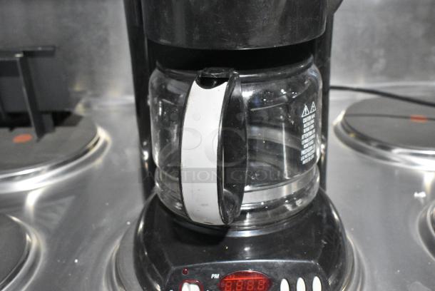 Hamilton Beach Countertop Coffee Machine w/ Coffee Pot. 120 Volts, 1 Phase. - Image 5 of 10