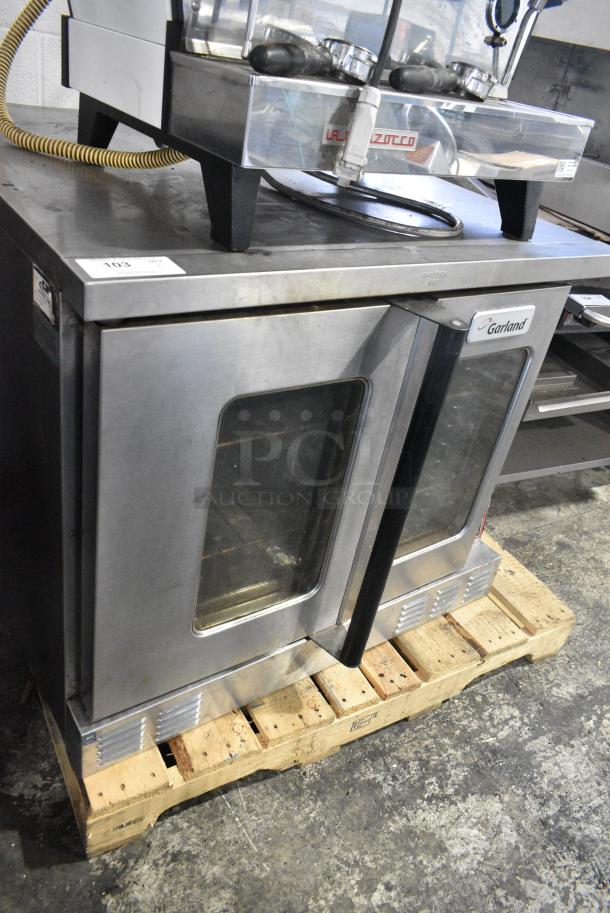 Garland Master 200 Stainless Steel Commercial Natural Gas Powered Full Size Convection Oven w/ View Through Doors, Metal Oven Racks and Thermostatic Controls. - Image 1 of 8