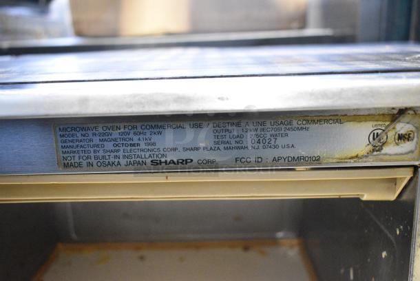 Sharp R-22GV Metal Commercial Countertop Microwave Oven. 120 Volts, 1 Phase. - Image 5 of 5