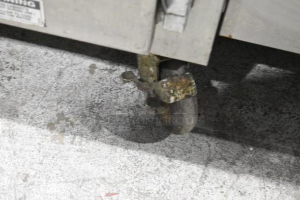 Metro C569-SFS-UA Metal Commercial Single Door Reach In Heated Holding Cabinet on Commercial Casters. 120 Volts, 1 Phase. Cannot Test Due To Plug Style - Image 4 of 7