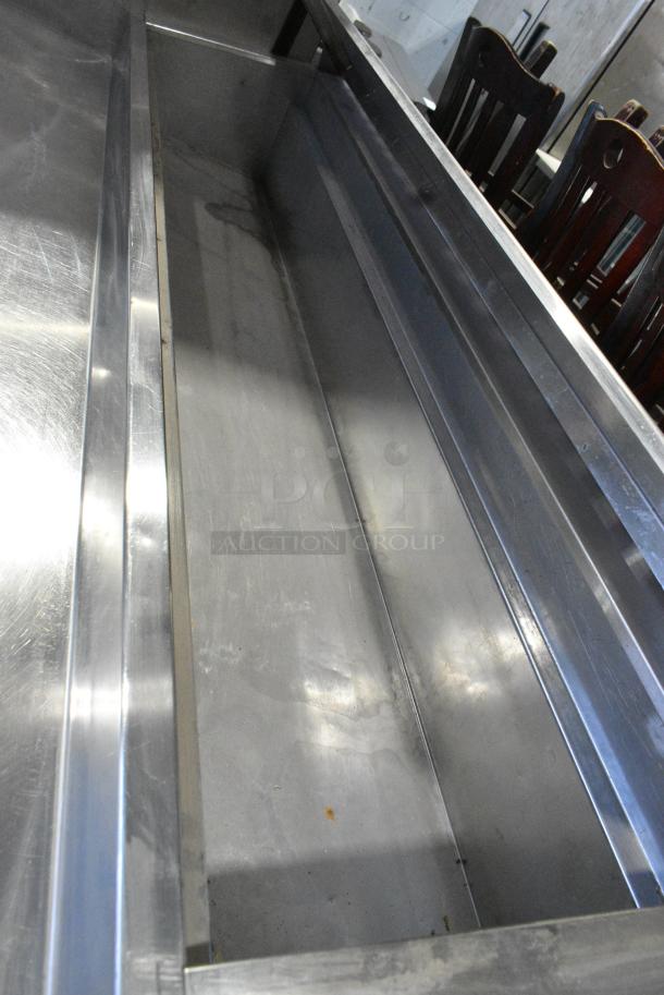 Stainless Steel Commercial Pizza Prep Table w/ 4 Drawers on Commercial Casters. 115 Volts, 1 Phase. Tested and Working! - Image 5 of 9