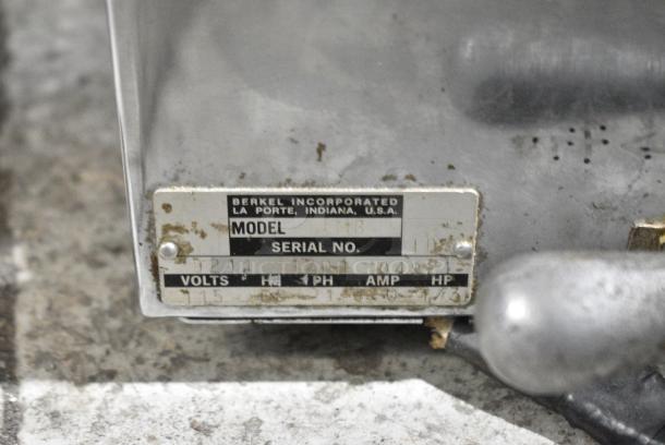 Berkel MB Metal Commercial Countertop Bread Loaf Slicer. 115 Volts, 1 Phase. Tested and Working! - Image 7 of 7