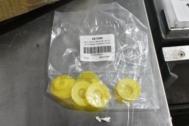 BRAND NEW! Box of San Jamar 8573MV Yellow Medium Viscosity Valve for EZ-KLEEN® Sauce Bottles - Image 3 of 5