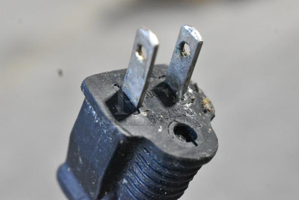 Winholt NHPL-1810-CA-LC-RCKT Metal Commercial Heated Holding Cabinet on Commercial Casters. 120 Volts, 1 Phase. Tested and Powers On But Does Not Get Warm - Image 6 of 7
