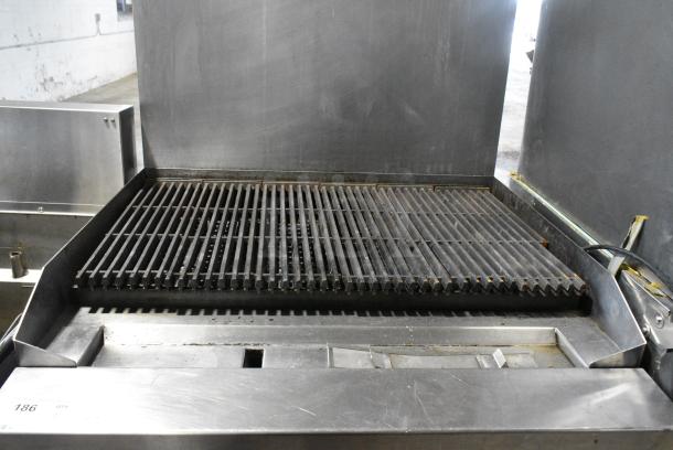Southbend Stainless Steel Commercial Charbroiler Grill on  2018 Stainless Steel 2 Drawer Chef Base. 115 Volts, 1 Phase. Tested and Powers On But Does Not Get Cold - Image 4 of 9