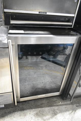 Vissani MCBC58DST Metal Mini Cooler Merchandiser. 115 Volts, 1 Phase. Tested and Working!