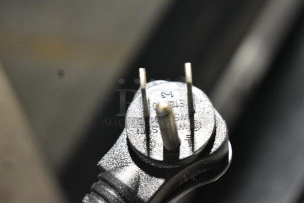 Marvel Metal Mini Cooler Merchandiser. 115 Volts, 1 Phase. Tested and Working! - Image 4 of 6