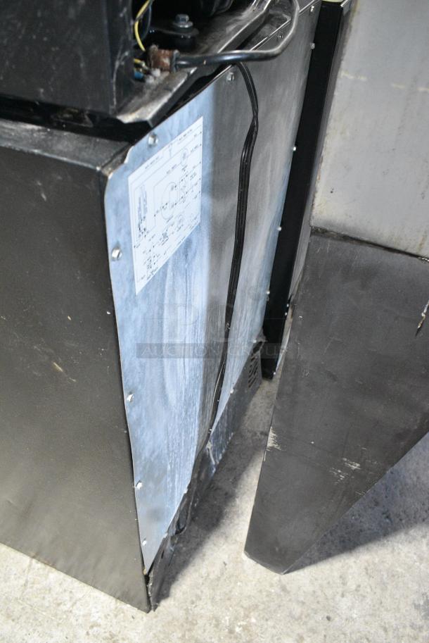 Marvel Metal Mini Cooler Merchandiser. 115 Volts, 1 Phase. Tested and Working! - Image 6 of 6