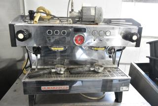 La Marzocco LINEAPB 2AV Linea Stainless Steel Commercial Countertop 2 Group Espresso Machine w/ 2 Portafilters and 2 Steam Wands.  208-240 Volts, 1 Phase.