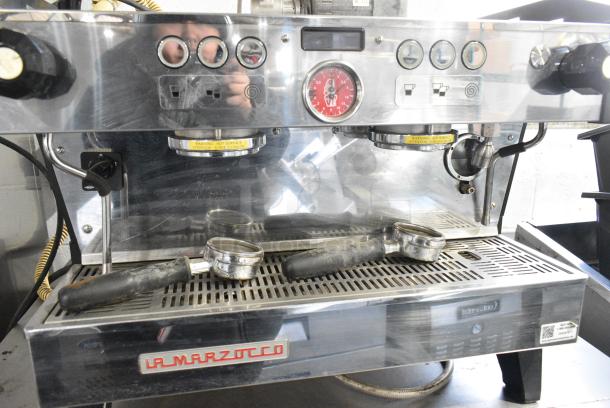 La Marzocco LINEAPB 2AV Linea Stainless Steel Commercial Countertop 2 Group Espresso Machine w/ 2 Portafilters and 2 Steam Wands.  208-240 Volts, 1 Phase. - Image 3 of 7