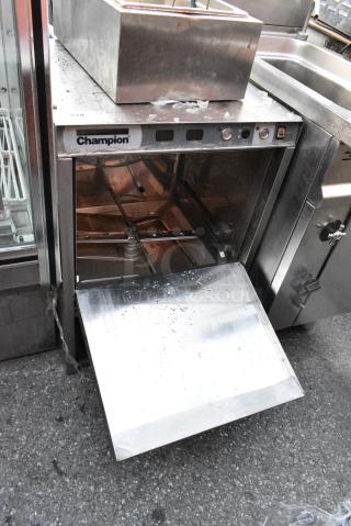 Champion Stainless Steel Commercial Undercounter Dishwasher. Door Does Not Stay Closed.