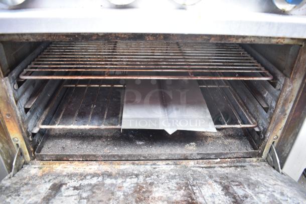 Standard Range Stainless Steel Commercial Gas Powered 6 Burner Range w/ Oven, Over Shelf and Back Splash. - Image 5 of 7