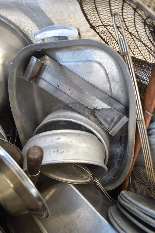 ALL ONE MONEY! Lot of Various Items Including Drop In Bins and Round Baking Sheets - Image 7 of 8