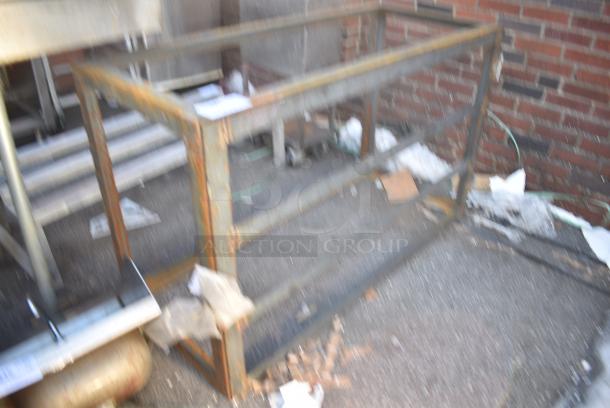 Metal Frame. - Image 2 of 4