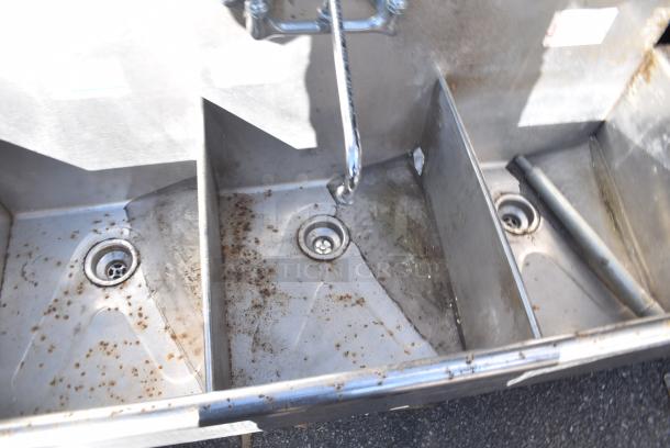 Stainless Steel 3 Bay Sink w/ Faucet and Handles. 1 Leg Needs To Be Reattached. - Image 6 of 6