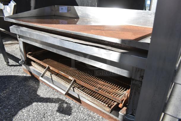 Stainless Steel Gas Powered Flat Top Griddle w/ Lower Cheese Melter. - Image 3 of 5