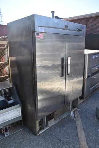 Kelvinator KCBM48R Stainless Steel Commercial 2 Door Reach In Cooler w/ Poly Coated Racks. 115 Volts, 1 Phase.