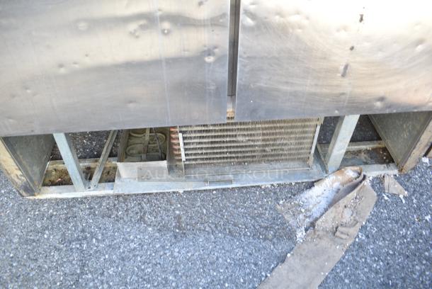 Kelvinator KCBM48R Stainless Steel Commercial 2 Door Reach In Cooler w/ Poly Coated Racks. 115 Volts, 1 Phase. - Image 6 of 8