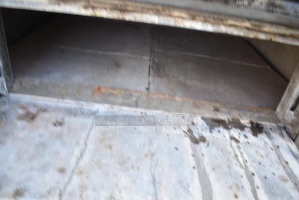 2 Blodgett Stainless Steel Commercial Gas Powered Single Deck Pizza Oven w/ Cooking Stones. 2 Times Your Bid! - Image 6 of 10
