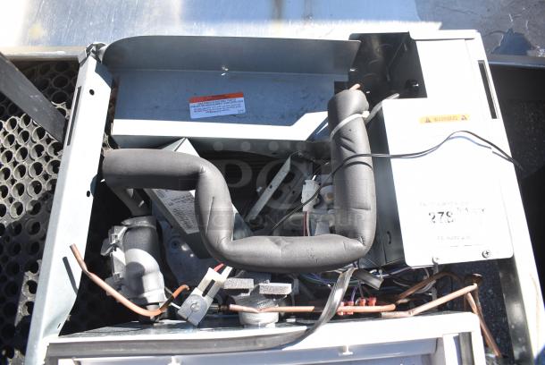 Manitowoc ID0322A-161 Commercial Ice Head. See Pictures for Missing Pieces. 115 Volts, 1 Phase. - Image 3 of 6