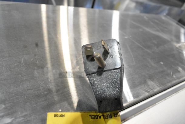 BKI WCC-2 Stainless Steel Commercial Countertop Heated Display Case Merchandiser. 208 Volts, 1 Phase. - Image 3 of 6