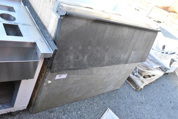 Metal Commercial Ice Bin. - Image 2 of 4