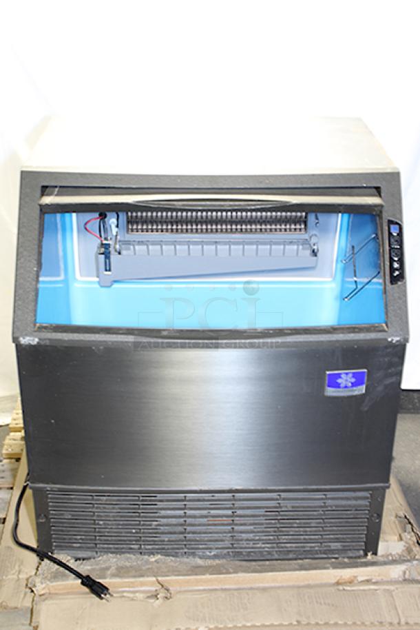 BRAND NEW SCRATCH & DENT! Manitowoc UYF0310W NEO 30" Water Cooled Undercounter Half Dice Cube Ice Machine with 119 lb. Bin - 120V, 293 lb. - Image 8 of 9