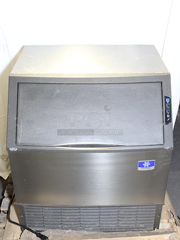 BRAND NEW SCRATCH & DENT! Manitowoc UYF0310W NEO 30" Water Cooled Undercounter Half Dice Cube Ice Machine with 119 lb. Bin - 120V, 293 lb. - Image 9 of 9
