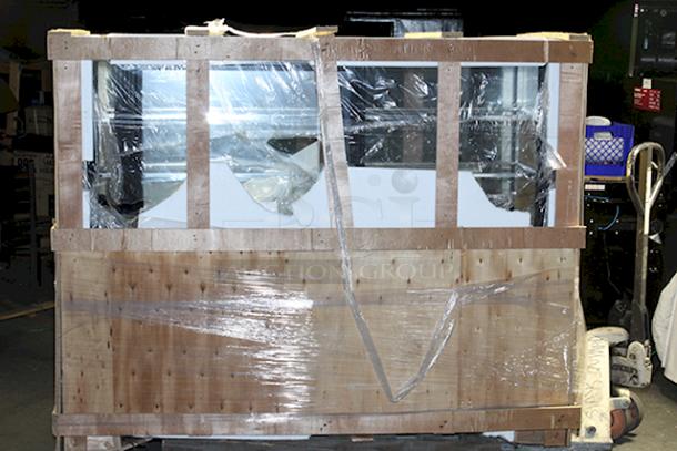 BRAND NEW! CRATED!! Koolmore RBD30C 71 in. Refrigerated Bakery Display Case for Cakes, Stainless Steel Frame, 30 cu. ft. 115V. NO OBSERVABLE DEFECTS!! GLASS LOOKS PERFECT! S/N: 318428931 - Image 5 of 5