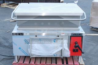 BRAND NEW SCRATCH & DENT! Vulcan VG40-NAT Natural Gas 40 Gallon Manual Tilt Braising Pan / Tilt Skillet - 120,000 BTU. S/N: 46-3046753. Legs have a very minor bend.