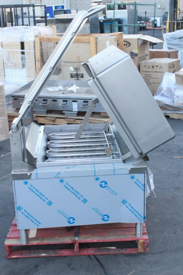 BRAND NEW SCRATCH & DENT! Vulcan VG40-NAT Natural Gas 40 Gallon Manual Tilt Braising Pan / Tilt Skillet - 120,000 BTU. S/N: 46-3046753. Legs have a very minor bend. - Image 6 of 10