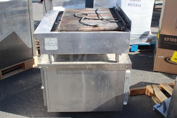 COMBO LOT!  Wolf ACB36P ACB Series 36" Low Profile Heavy Duty Counter Charbroiler, Liquid Propane, 108,000BTU & Traulsen TE036HT 2 Drawer 36" Refrigerated Chef Base - Specification Line, 115v. Tested. Both Units in Working Order.  2x Your Bid - Image 4 of 6