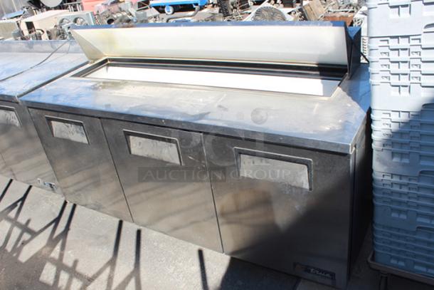 True TSSU-72-18 72 3/8" 3 Door Refrigerated Sandwich Prep Table. Tested. In Working Order. - Image 4 of 5
