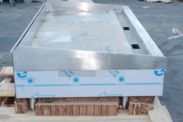 BRAND NEW!! Wolf by Vulcan AGM60-NAT Natural Gas 60" Heavy-Duty Gas Countertop Griddle with Manual Controls - 135,000 BTU. Minor Denting. S/N: 650245825 - Image 3 of 6