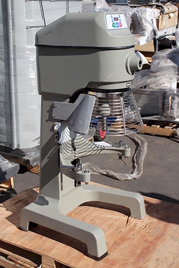 BRAND NEW SCRATCH & DENT! Globe SP40 40 Qt. Planetary Floor Mixer with Guard & Standard Accessories - 208V, 3 Phase, 2 hp. S/N: 7451968. Scratched on the right side. The hand wheel and side lever are damaged. Includes broken pieces and rubber feet. - Image 4 of 12