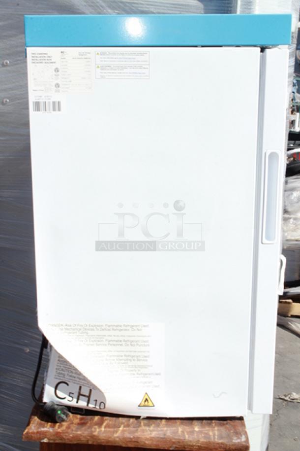 BRAND NEW SCRATCH & DENT! Summit Appliance ACR31W EQTemp ACR Series 3.17 Cu. Ft. White / Blue Undercounter Reach-In Medical Refrigerator - 115V. Unit is dented (see photos). - Image 2 of 8
