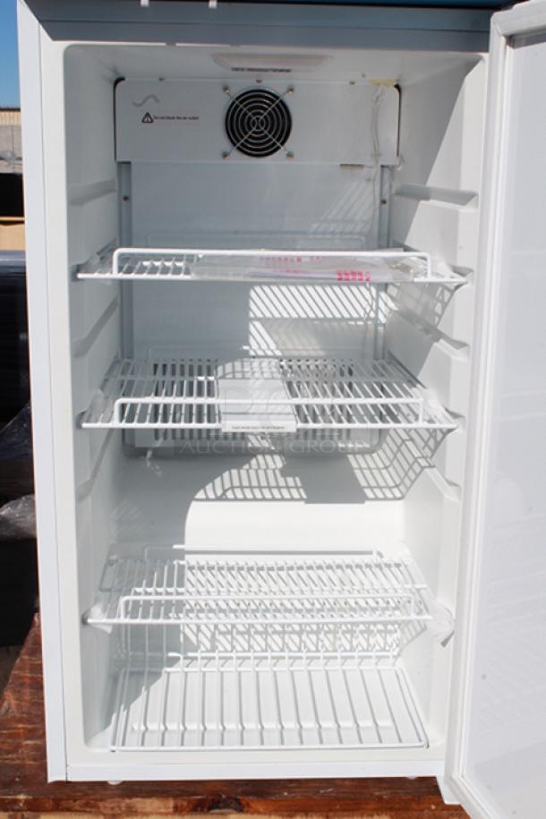 BRAND NEW SCRATCH & DENT! Summit Appliance ACR31W EQTemp ACR Series 3.17 Cu. Ft. White / Blue Undercounter Reach-In Medical Refrigerator - 115V. Unit is dented (see photos). - Image 5 of 8