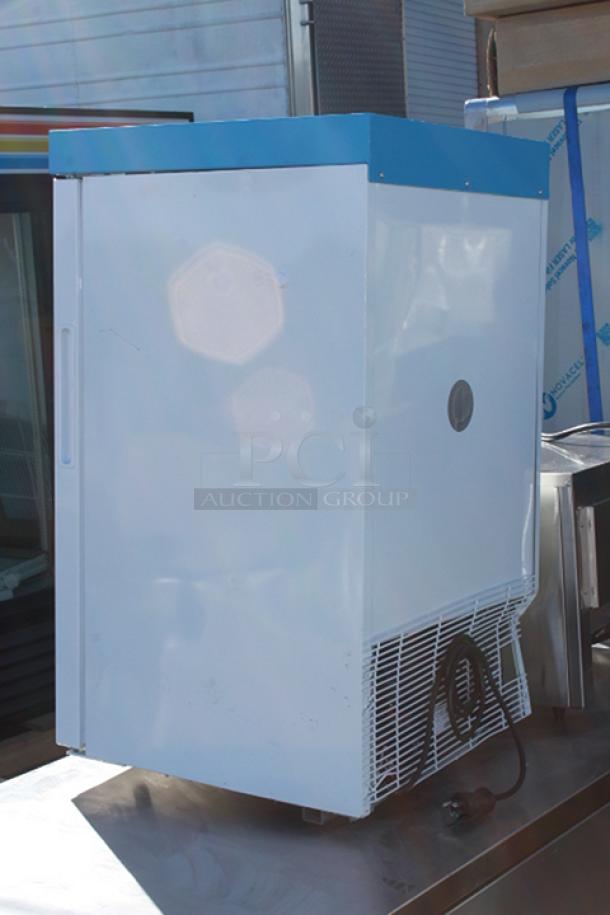 BRAND NEW SCRATCH & DENT! Summit Appliance ACR31W EQTemp ACR Series 3.17 Cu. Ft. White / Blue Undercounter Reach-In Medical Refrigerator - 115V. Unit is dented (see photos). - Image 8 of 8