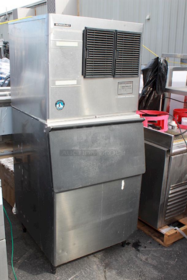 Hoshizaki KML-700MAJ, Crescent Cuber Icemaker, Air-cooled,665 lbs per hour, 115V/60/1. PLUS Hoshizaki BD-500SF 30" Ice Storage Bin with Stainless Steel Finish - 500 lb. IN WORKING ORDER!! - Image 3 of 5