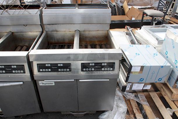 Frymaster SCFHD250GNC 100 lb. 2 Unit Natural Gas Floor Fryer System with CM3.5 Controls and Filtration System - 200,000 BTU., 120. S/N: 1505TR0009. On Commercial Casters.  IN WORKING ORDER! - Image 2 of 4