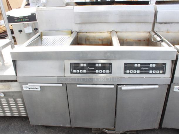 Frymaster SCFHD250GNCS/MC 100 lb. 2 Unit Natural Gas Floor Fryer System with CM3.5 Controls, 15MC 15 1/2" Stainless Steel Spreader Cabinet and Filtration System - 200,000 BTU. 110-120v. S/N: 1505TR0006 - Image 1 of 3