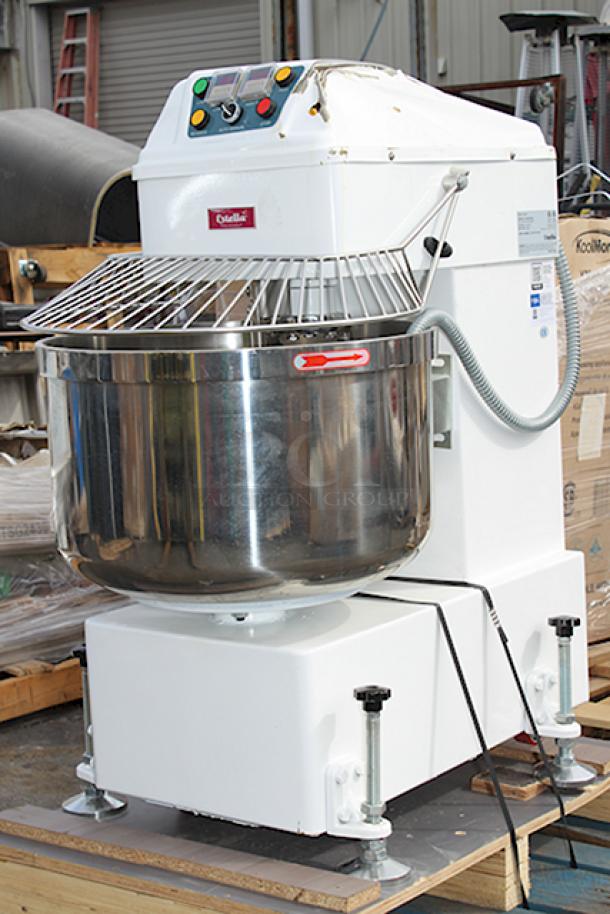 BRAND NEW SCRATCH & DENT! Estella SM80 80 Qt. / 116 lb. Two-Speed Spiral Dough Mixer - 220V, 3 Phase, 4.5 HP.  S/N: 348SM80072400086 Unit is scratched and dented (see photos). - Image 2 of 9
